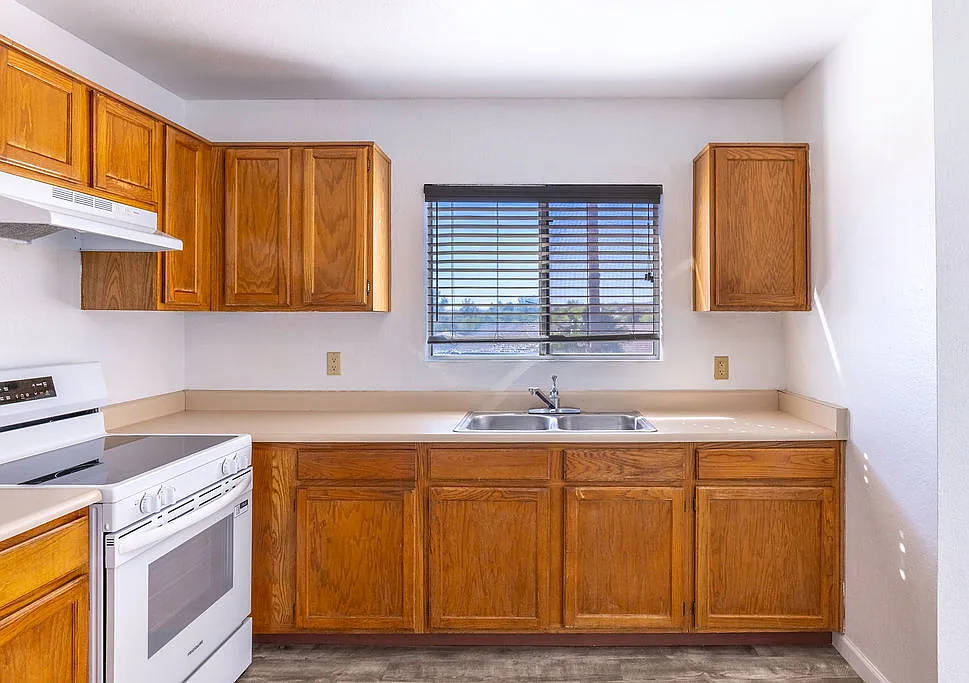 450 Palm Drive #117 - 1 — Photo 3