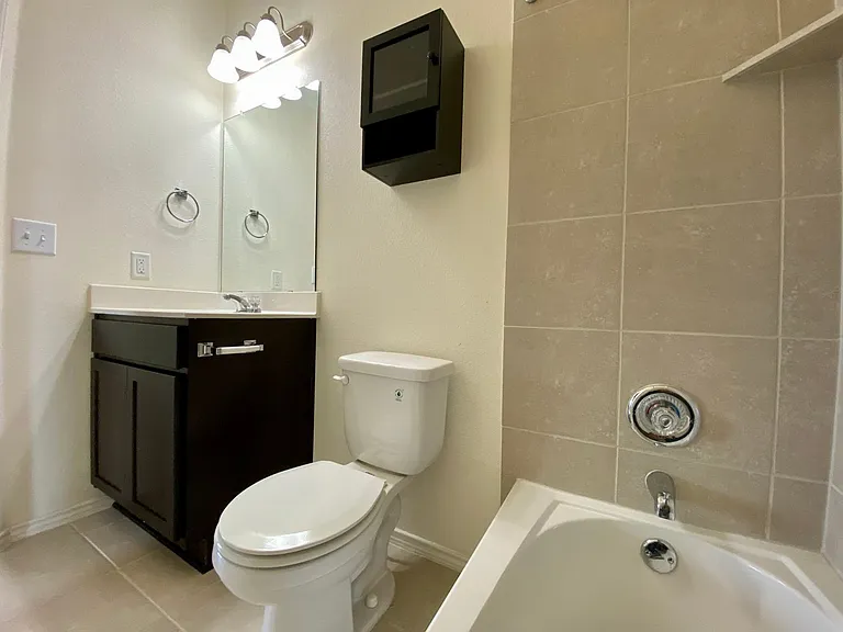 466 Eagle Brook Ln — Photo 19