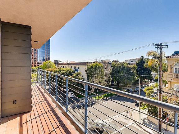 3rd image of 1120 Granville Ave APT 306