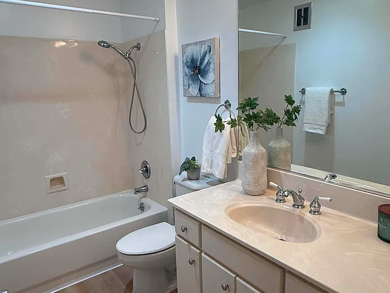 1305 Webster St #C202 — Photo 4
