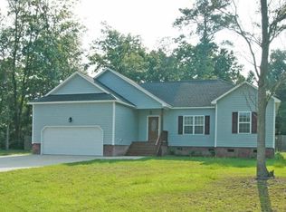 104 Camden Ct, Sneads Ferry, NC 28460