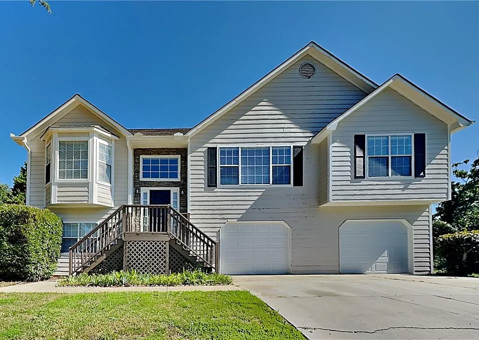 4504 Rushing Wind Ct