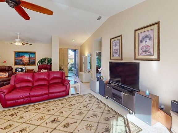 3rd image of 156 Saint Thomas Pl