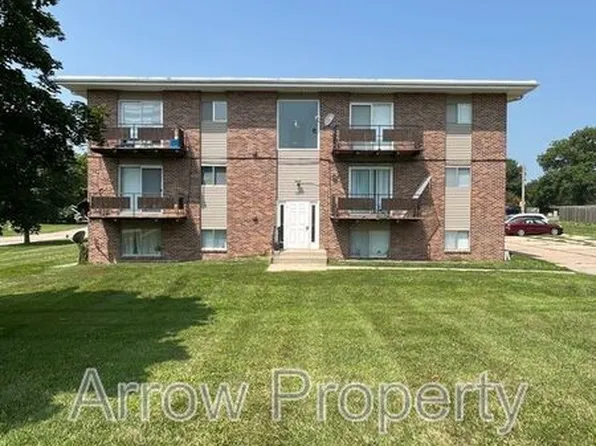 321 Chestnut St, Hickman, NE