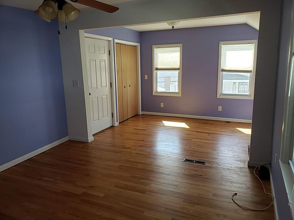 3rd image of 14 Leonard St #2