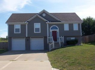 413 Spring Branch Dr, Raymore, MO 64083