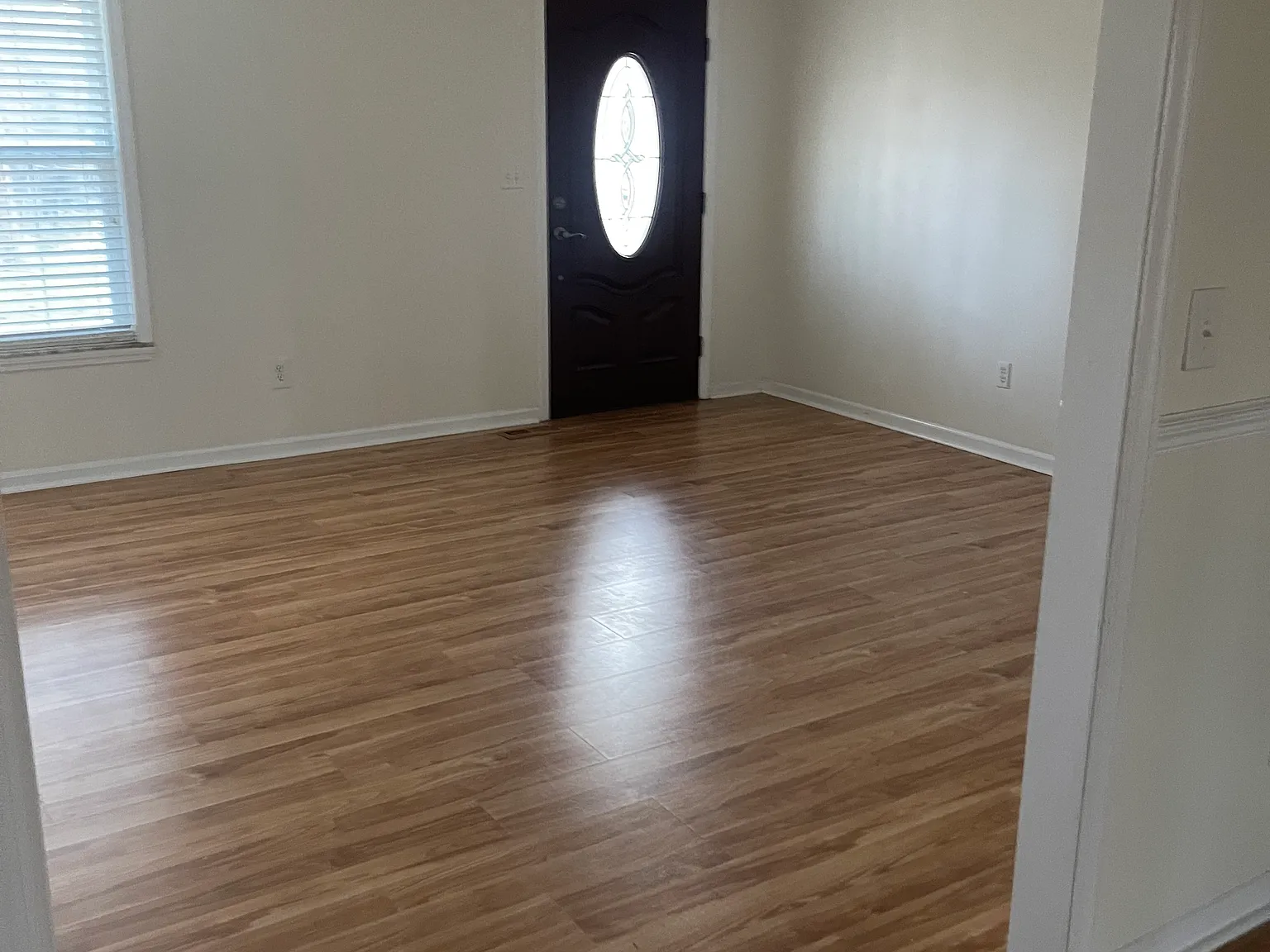 4 bed, 2.5 bath, 2300 sqft, $2,100 — Photo 3