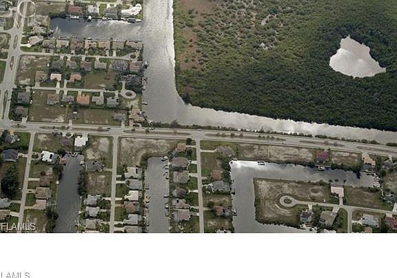 5th image of 2831 Beach Pkwy W