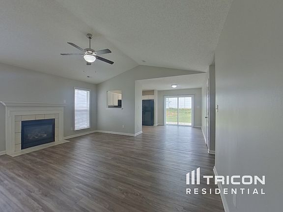 3rd image of 2612 Fairstone Ave
