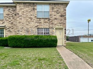 816 Red Bud Dr, Desoto, TX 75115