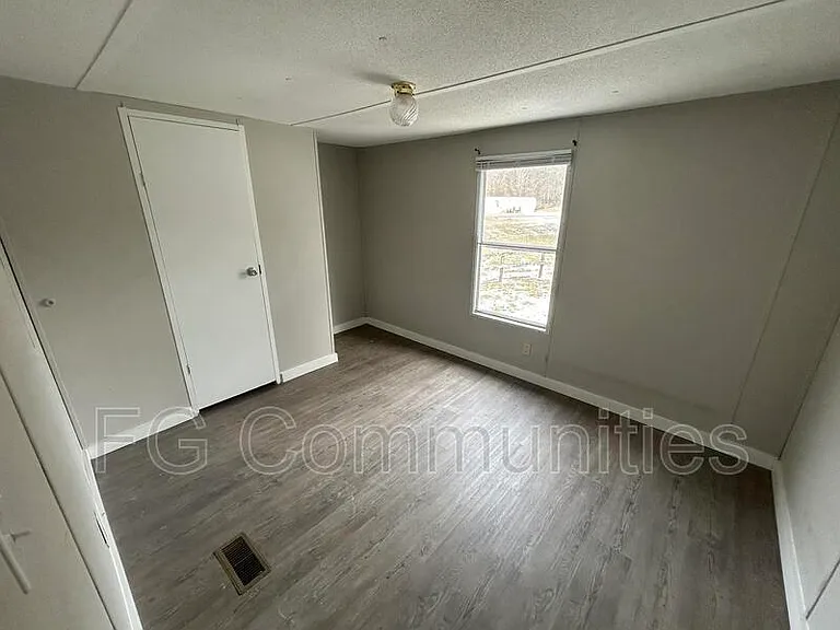 188 Golden Oaks Ln — Photo 12