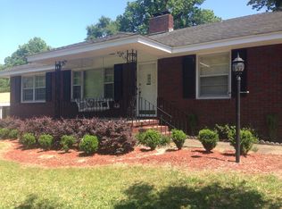 1211 Fort Dr, Hanahan, SC 29410