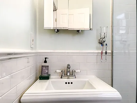 Rented by Nest Seekers International | media 49