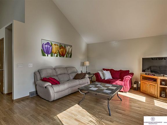 4th image of 6637 S 108th Ave