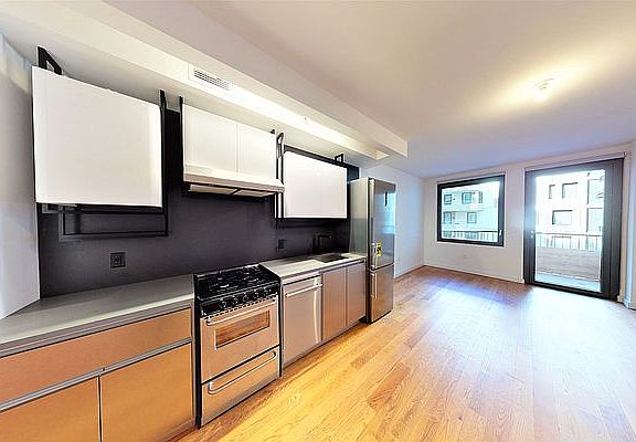 3rd image of 123 Melrose St APT 452