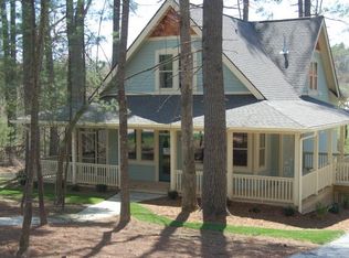 122 Lake Cove Rd, Flat Rock, NC 28731