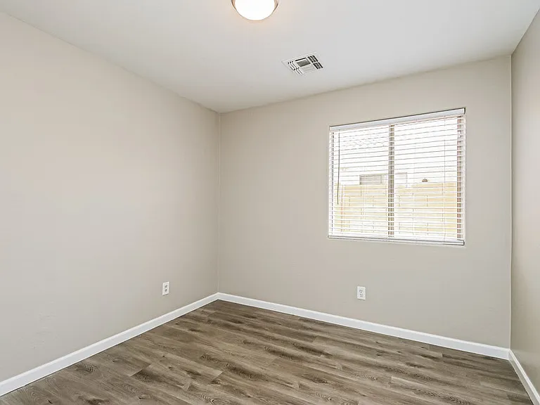2725 E Carol Ave — Photo 13