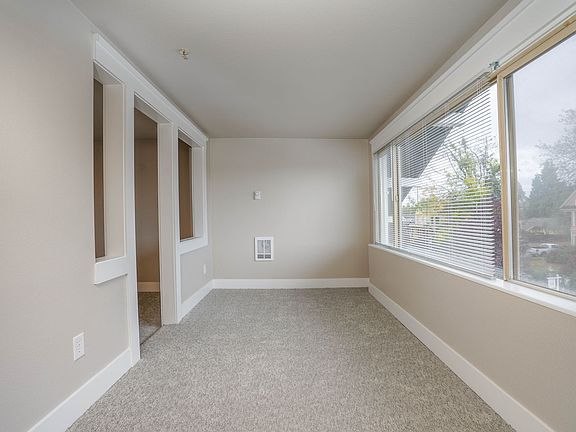 4th image of 909 N M St Unit 6