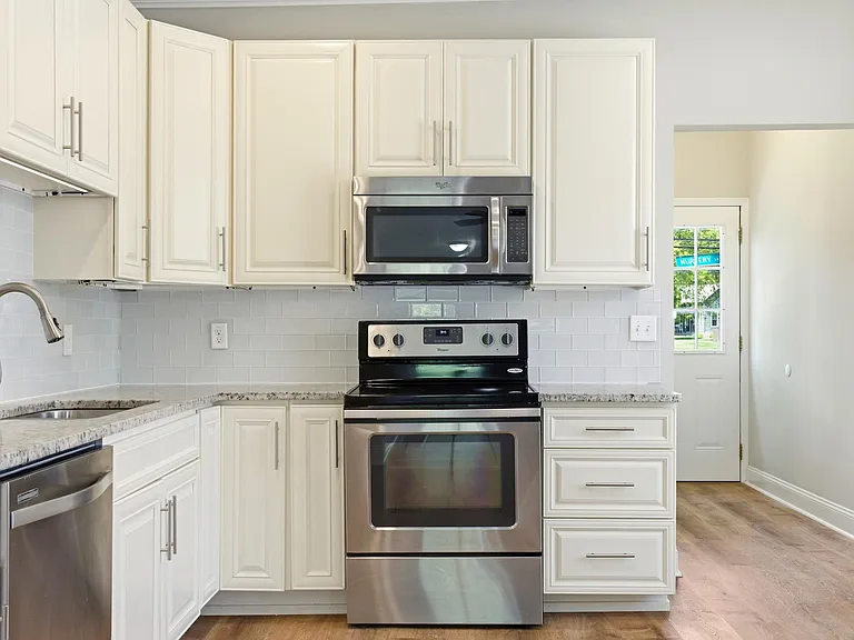396 E Mithoff St — Photo 14