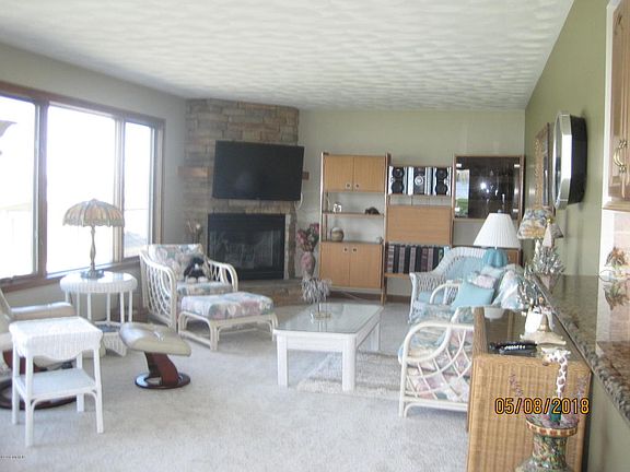 3rd image of 8730 Tobey Dr