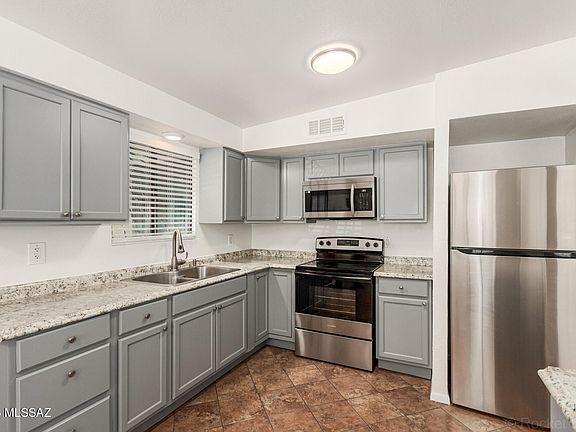 4th image of 17 E Los Reales Rd