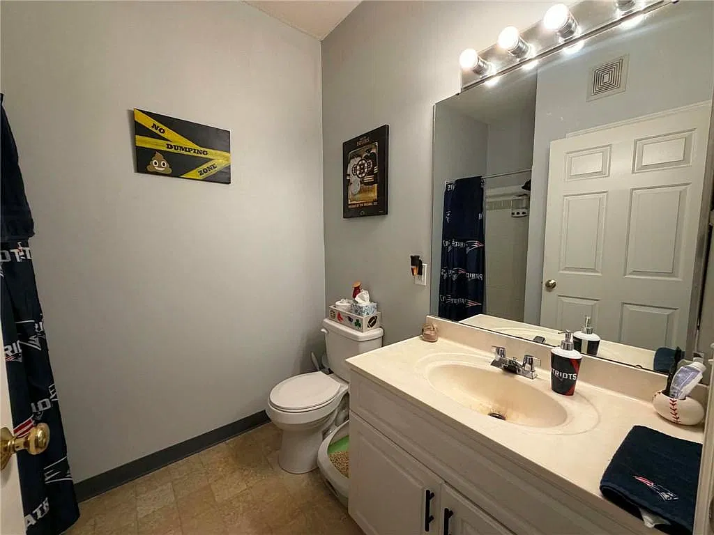 2 bed, 968 sqft, $2,000 — Photo 3