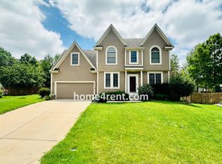 8105 W 142nd St, Overland Park, KS 66223