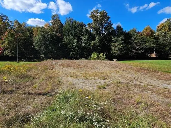 2065 Cynthia Dr #8, Mount Airy, NC 27030