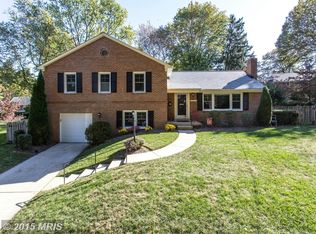10301 Rossmore Ct, Bethesda, MD 20814