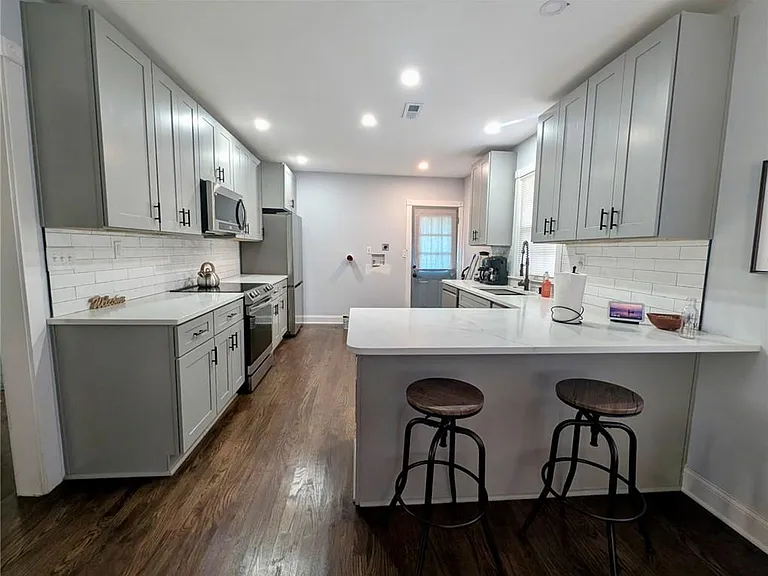 551 Culberson St SW — Photo 8