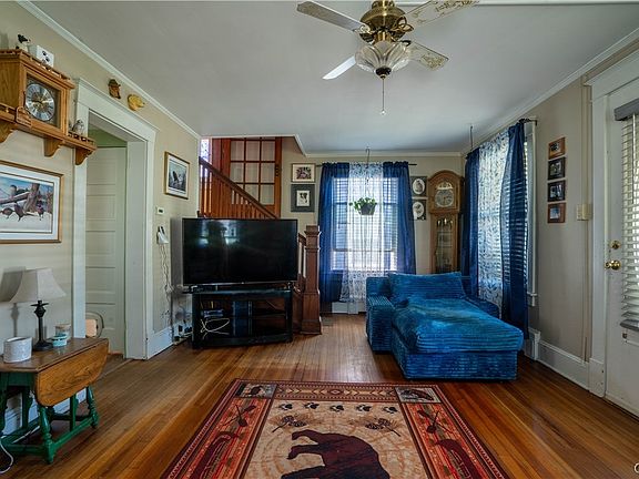 5th image of 22 E Spofford Ave