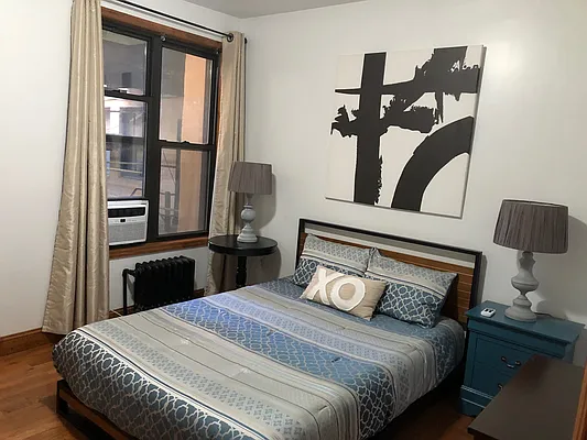 Rented by Coldwell Banker Warburg | media 7