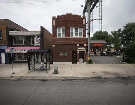 2nd image of 5006 W Fullerton Ave