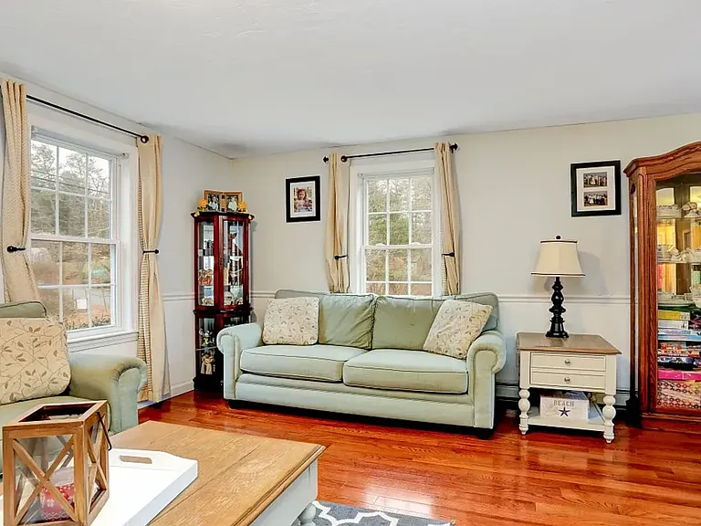 45 Scheffler Dr — Photo 4