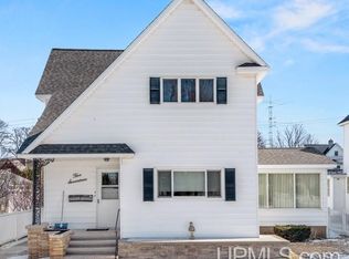 517 S 9th St, Escanaba, MI 49829