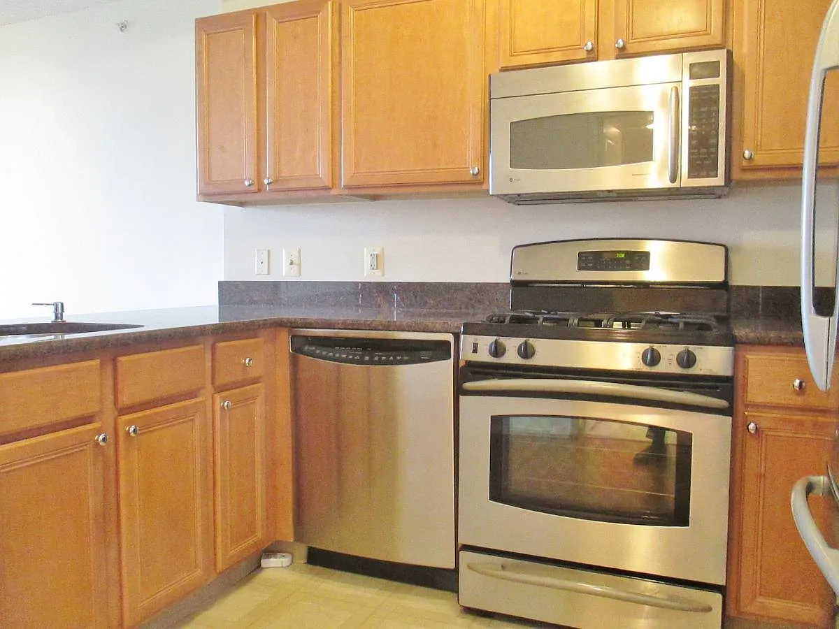 1 bed, 615 sqft, $1,850 — Photo 3
