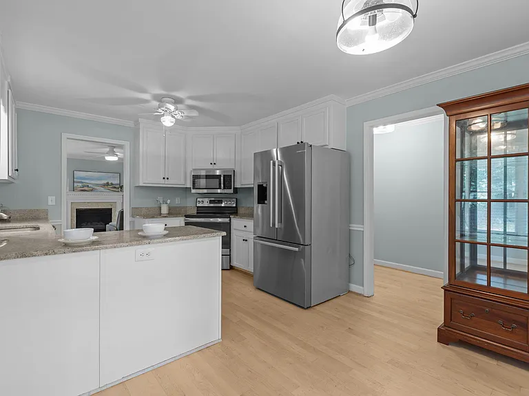 109 Oaklake Ct — Photo 11