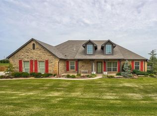 1151 Stone Crest Dr, Edmond, OK 73034