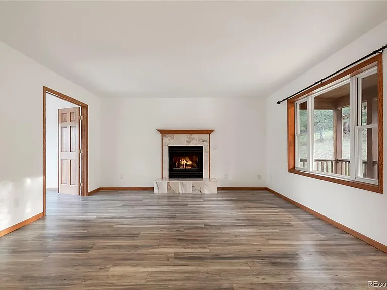 687 Crescent Lake Rd — Photo 23