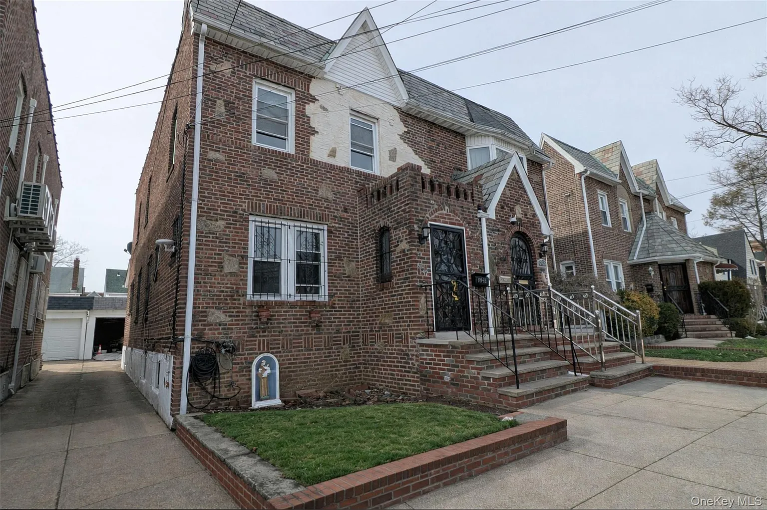 89-32 208th Street photo 1