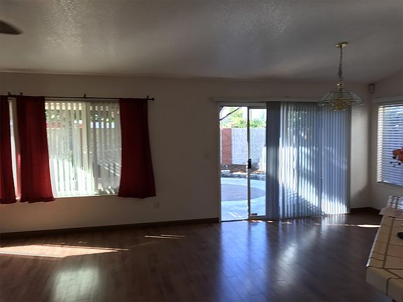 3rd image of 4809 Wild Rose Dr