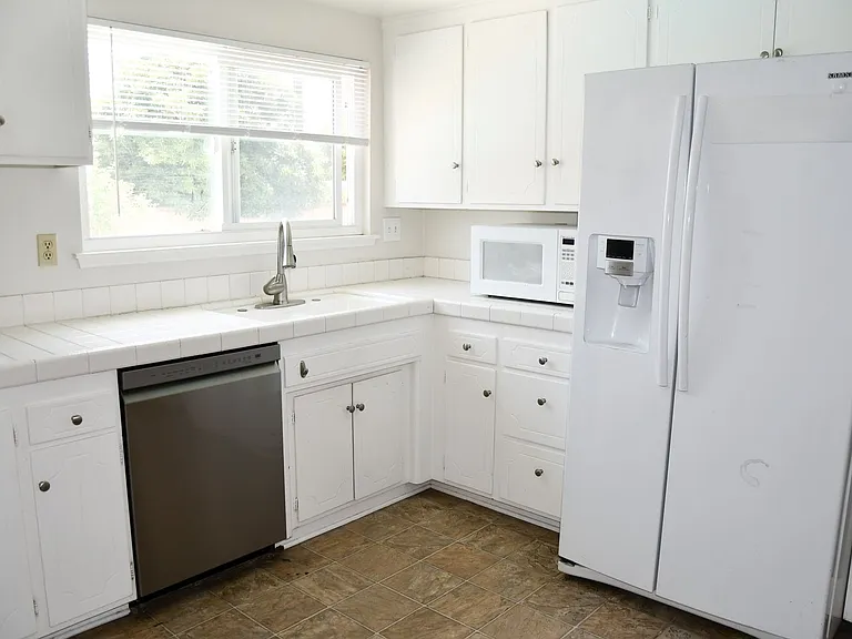 522 E Collins Ave — Photo 19
