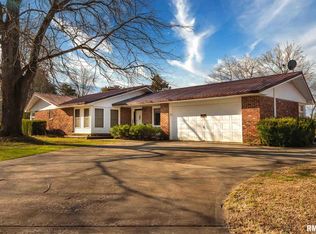 419 Lake Shore Dr, Murphysboro, IL 62966