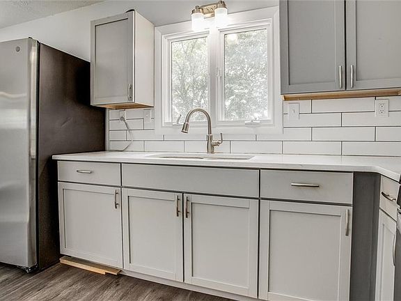 4th image of 151 Cornell Ave