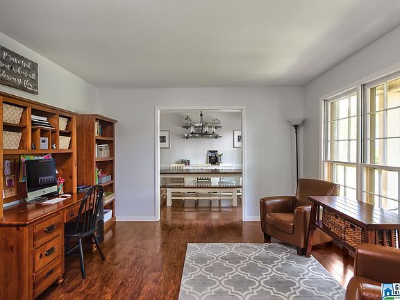 4th image of 1049 Mountain Oaks Dr