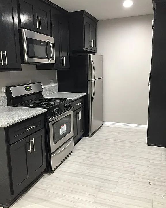 1st image of 5114 Oakland St #104