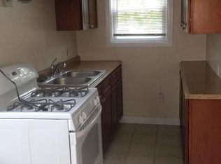 22 Bluff St FLOOR 1, Riverside, RI 02915