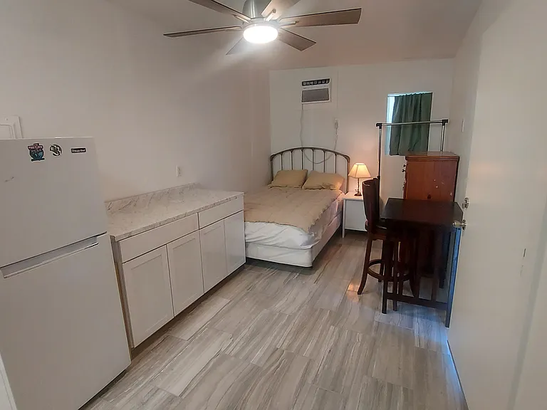 1812 N 68th Dr — Photo 13