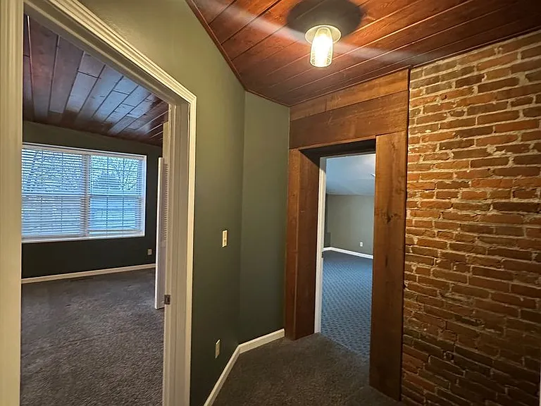 327 S 8th St #330 — Photo 36