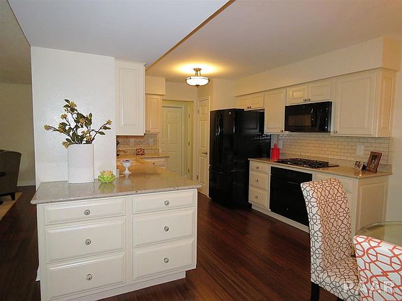 4th image of 5200 N Knoxville Ave APT 209N